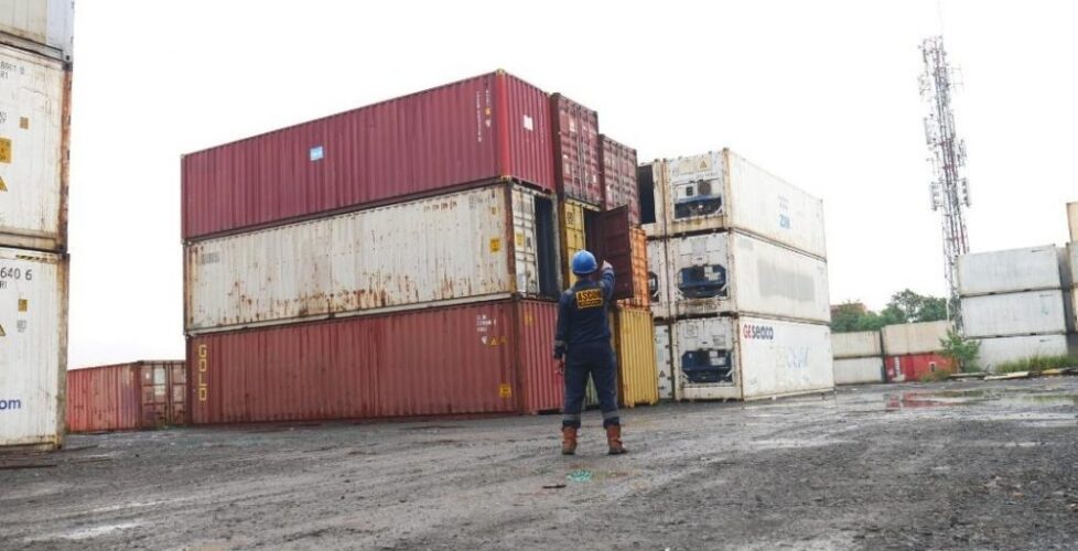 peti kemas 40 feet